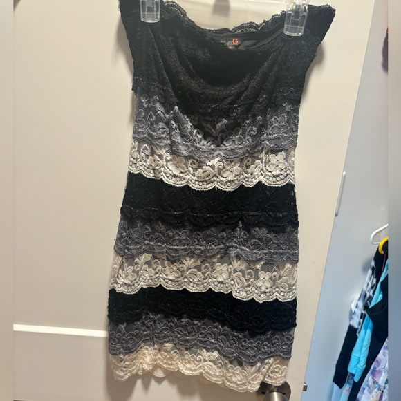 Guess Lace Bodycon Strapless Dress. White grey and black. Homecoming semi formal - Picture 1 of 3